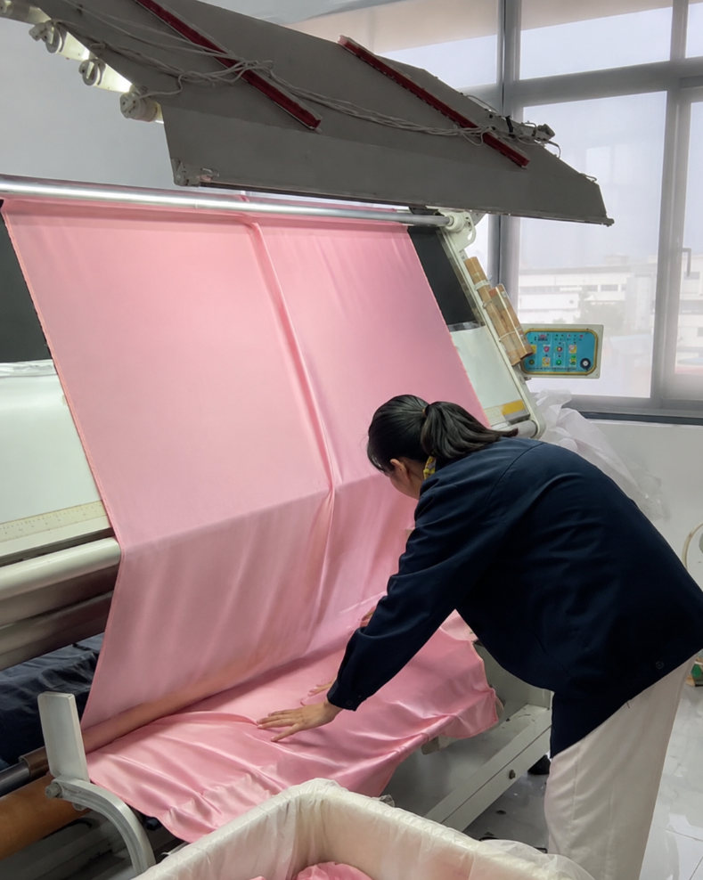 Quality inspection of mulberry silk fabric before production